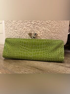 Green Croc Embossed Clutch Purse Silver Chain Y2K Evening Bag